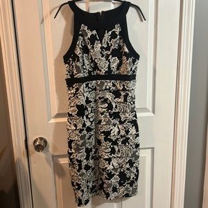 White House Black market summer dress. Instantly slimming size 10.